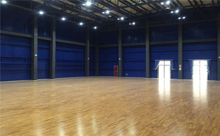 拼接板籃球場實(shí)木地板哪個品牌好？