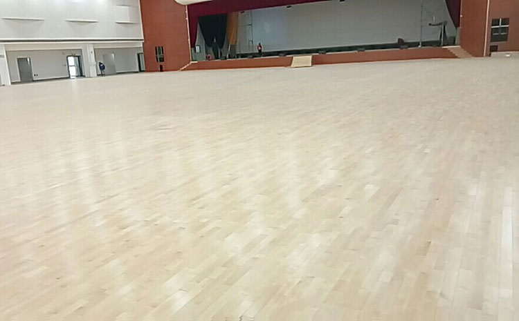 橡膠木舞臺運動木地板批發(fā)**