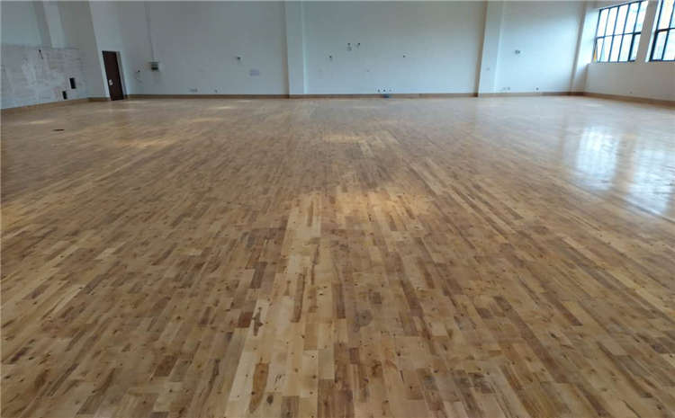 楓樺木舞臺木地板造價是的多少?