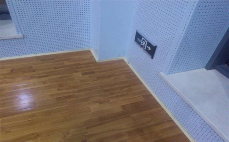 22厚籃球館木地板造價是的多少？