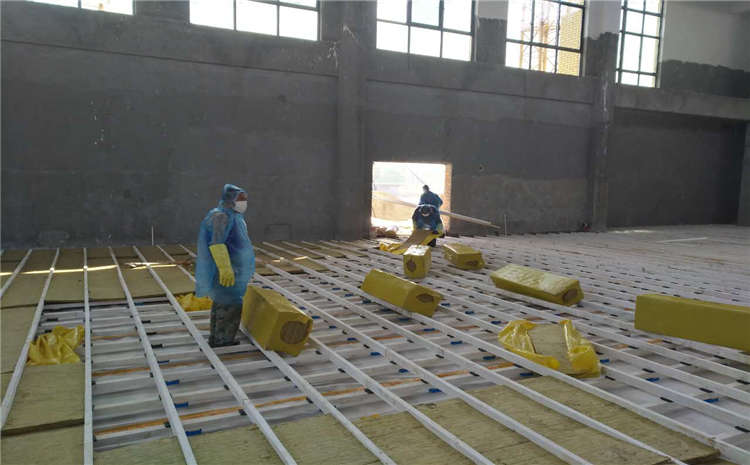 **的乒乓球館木地板批發**