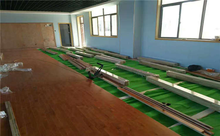 20厚排球館木地板哪個(gè)品牌好?