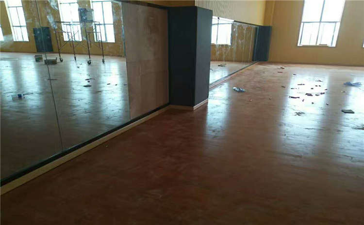 楓木體育館實(shí)木地板哪個(gè)品牌好?