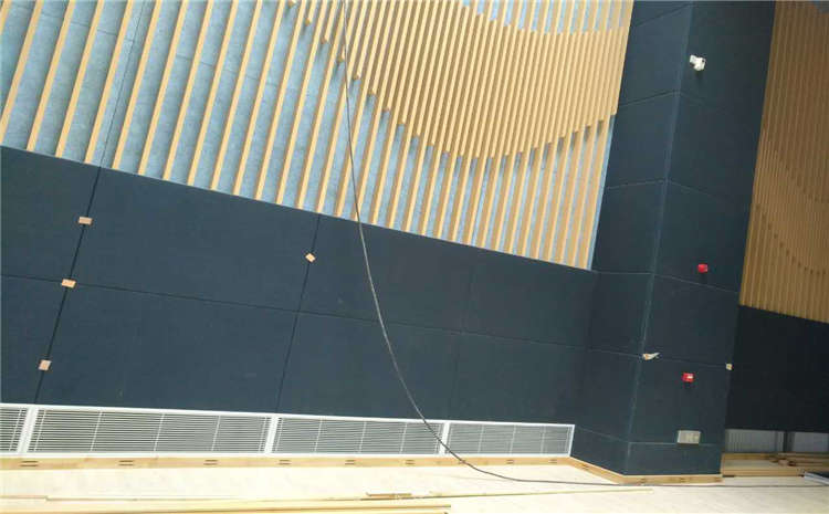 橡膠木運(yùn)動籃球地板怎么翻新