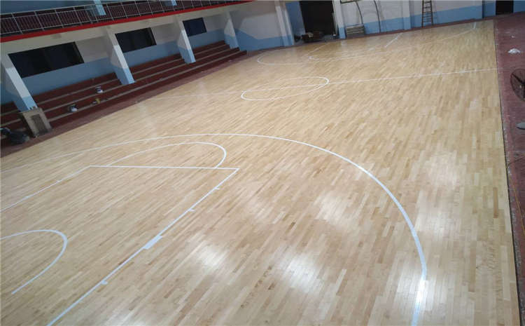 柞木木地板籃球場(chǎng)多少錢(qián)一平米?