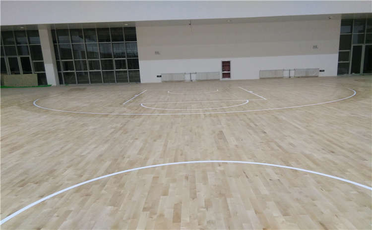 專(zhuān)業(yè)的籃球館木地板怎么維修?