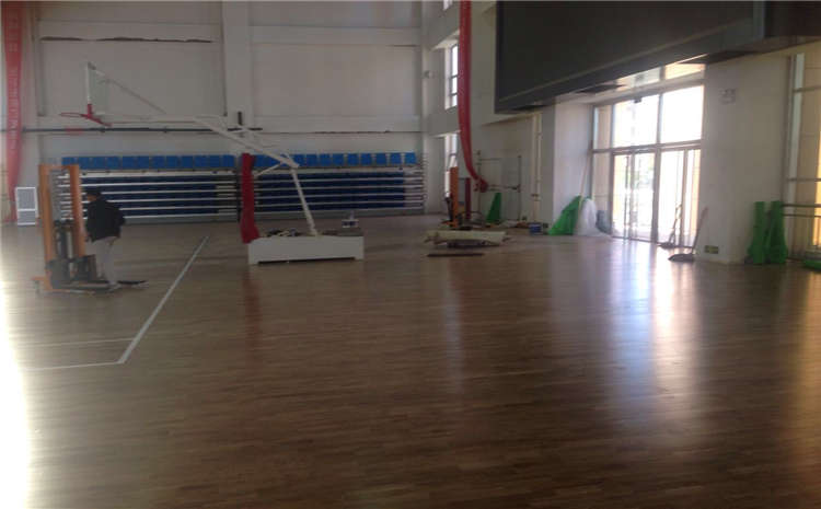 松木運動籃球地板結構