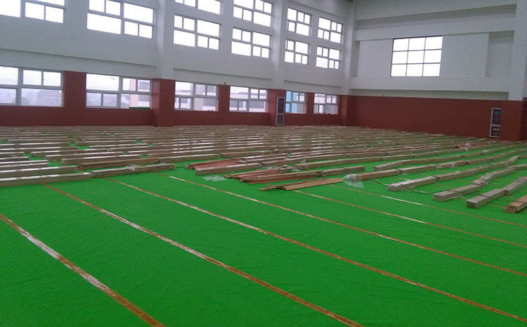 楓樺木體育館實(shí)木地板板式龍骨結(jié)構(gòu)