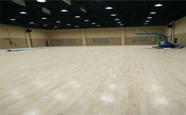 專業的NBA籃球場木地板一般多少錢？