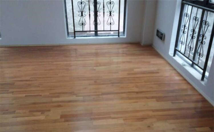 24厚風(fēng)雨操場運(yùn)動地板生產(chǎn)廠**