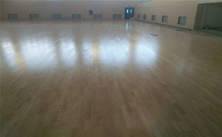 拼接板運動體育地板安裝工藝