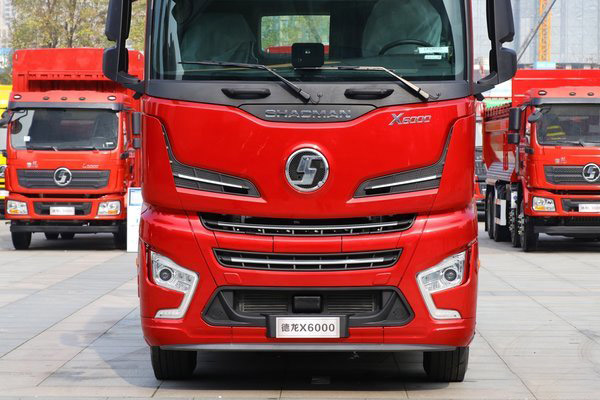 EMC易倍电竞体育品鉴：陕汽X6000牵引车，对标解放J7