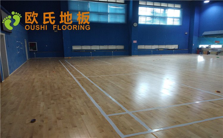 廣西省南寧市**大道111號羽毛球館木地板